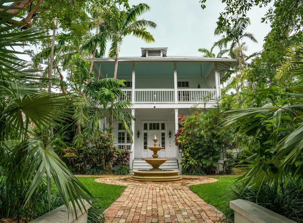 Florida home with professional gutter system